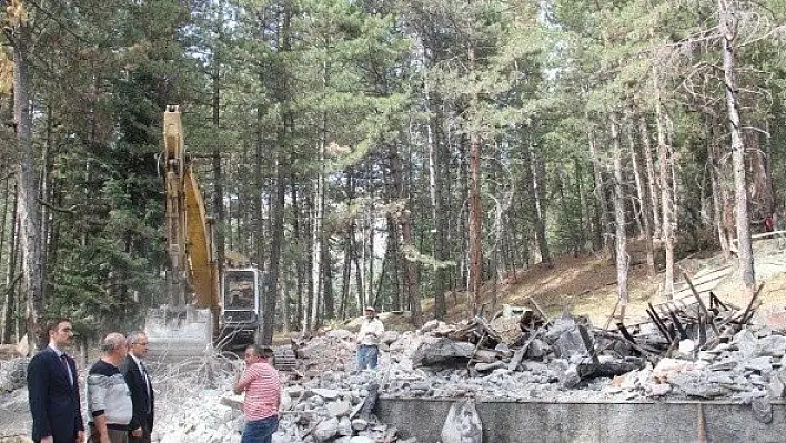 Kaymakam Pişkin Dipsizgöl Tabiat Parkını inceledi