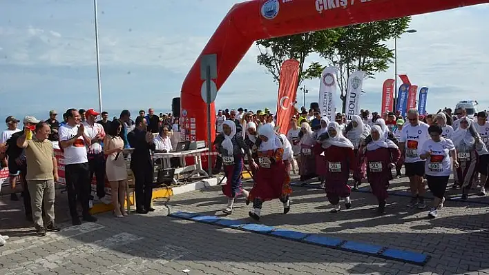 3. İstiklal Yolu Şerife Bacı Yarı Maratonu yapıldı