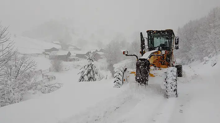 52 köy yolu ulaşıma kapandı