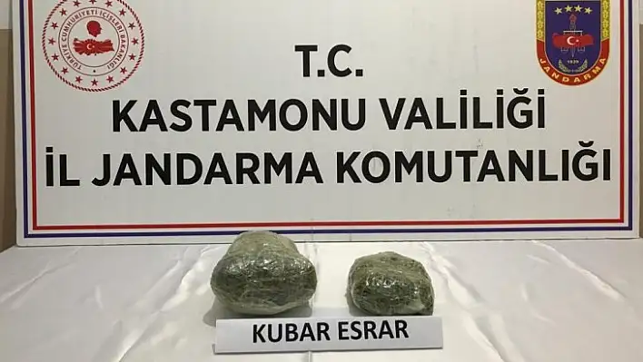 Uyuşturucu ile yakalanan 2 kişi gözaltına alındı