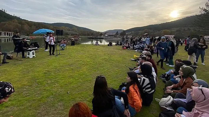 AK Partili gençler Azdavay ve Ağlı'yı gezdi