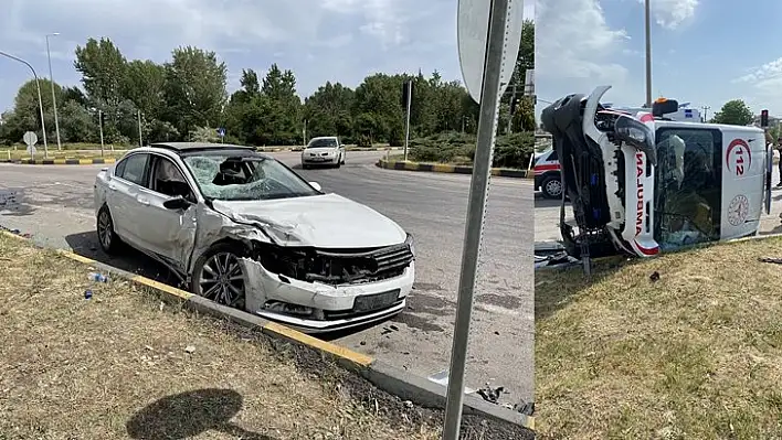 Ambulansla otomobil çarpıştı! 6 yaralı