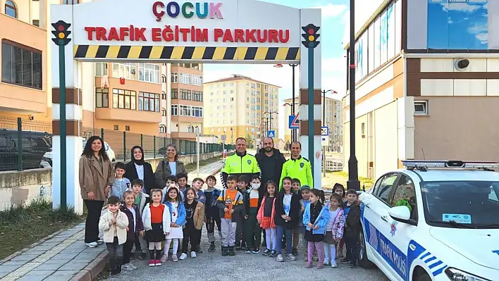 Anaokulu öğrencilerine trafik eğitimi