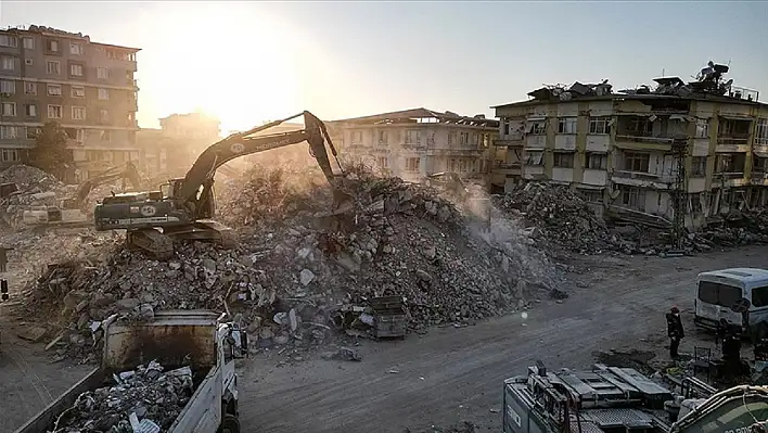 Artçı sarsıntı 6 bin 40'a ulaştı