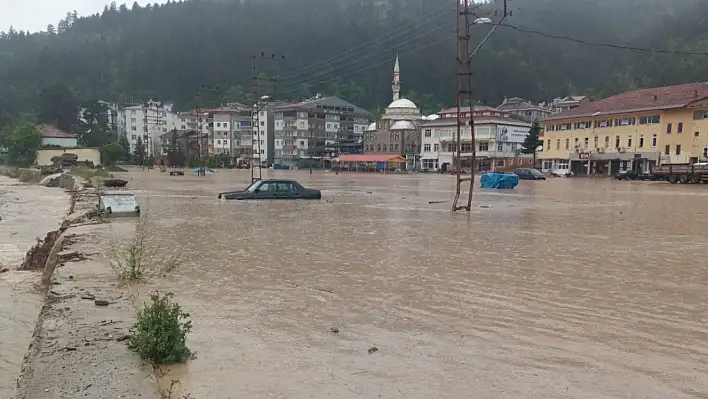 Azdavay'da su baskını!