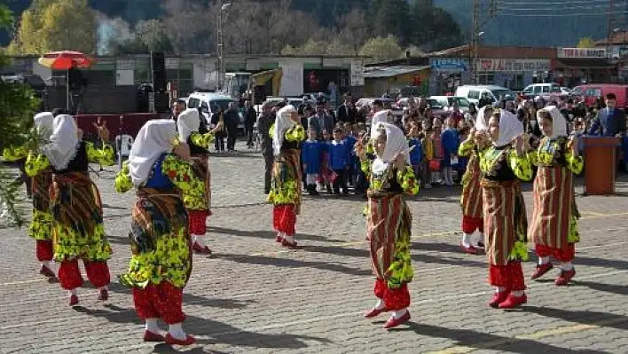 Azdavay'da Cumhuriyet Bayramı kutlandı