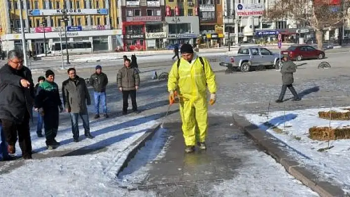 Belediye'den Buzlanmalara Karşı Önlem 