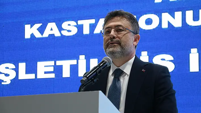 'Biz demokrasiyi yaşayan bir partiyiz'