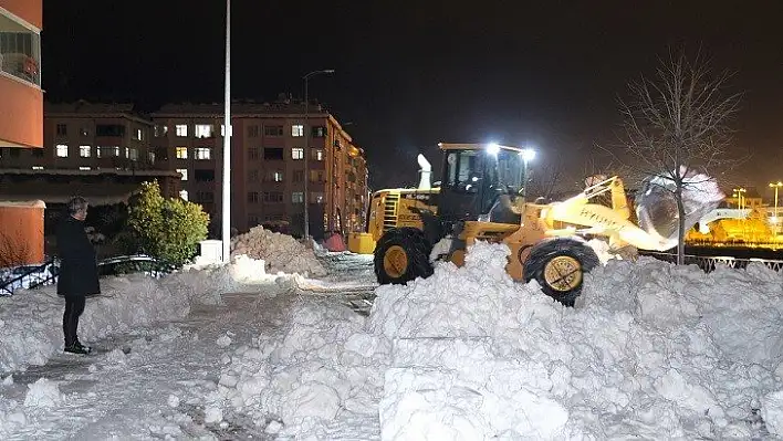 Bozkurt Belediyesi ekiplerinin kar mesaisi devam ediyor