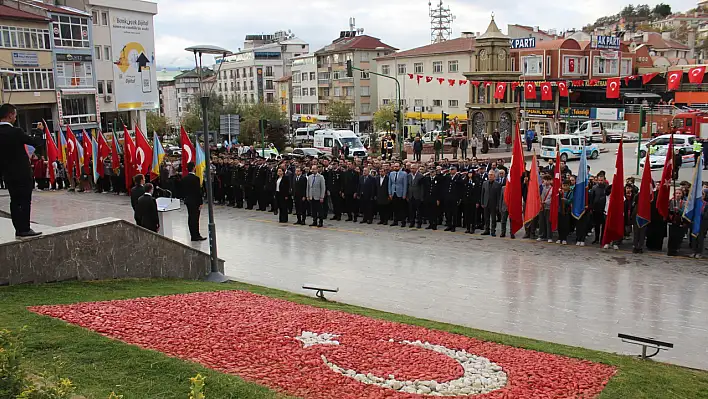 Büyük Önder Atatürk ilçelerde anıldı