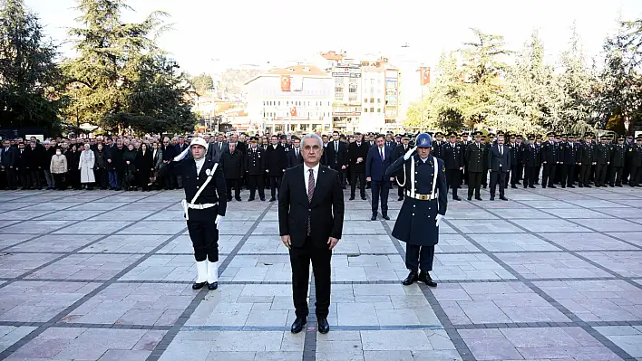 Büyük Önder Atatürk'ü anıyoruz