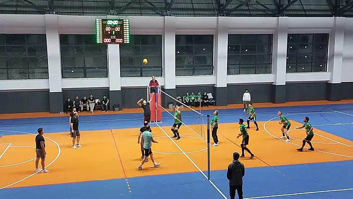 Çatalzeytin'de voleybol turnuvası başladı