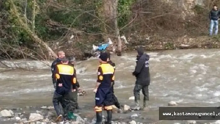 Çaya Atlayan Yaşlı Kadın Ölü Bulundu