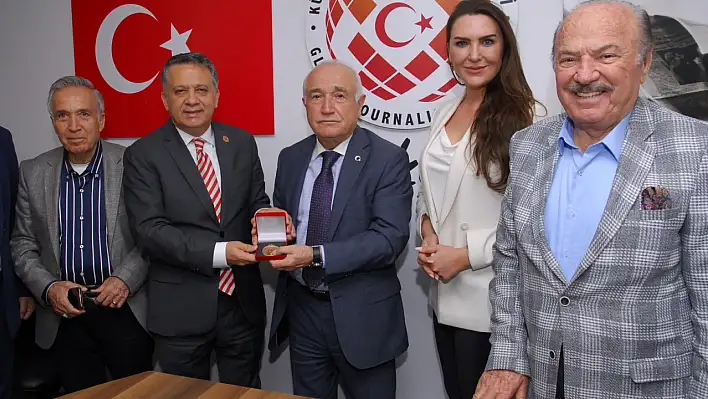 Cemil Çiçek, 'Yüzde yüz mutabakat olmadan yeni Anayasa imkansız'