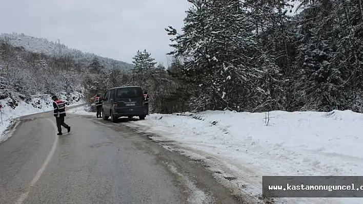 Cenazeye Giden Araç Uçuruma Yuvarlandı