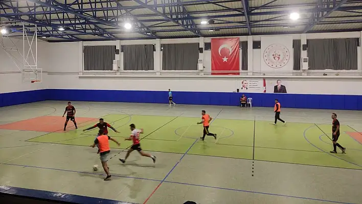 Cide'de Futsal Turnuvası başladı