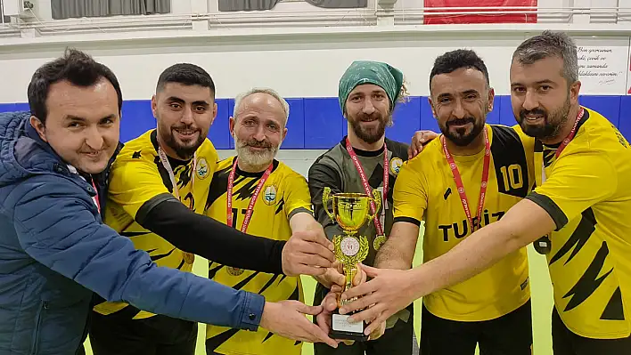 Cide'de futsal turnuvası düzenlendi