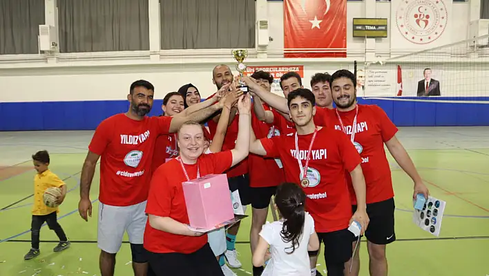 Cide'de Sarı Yazma Voleybol Turnuvası