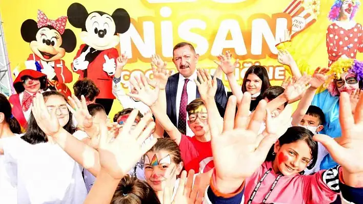 23 Nisan Şenliğinde gönüllerince eğlendiler