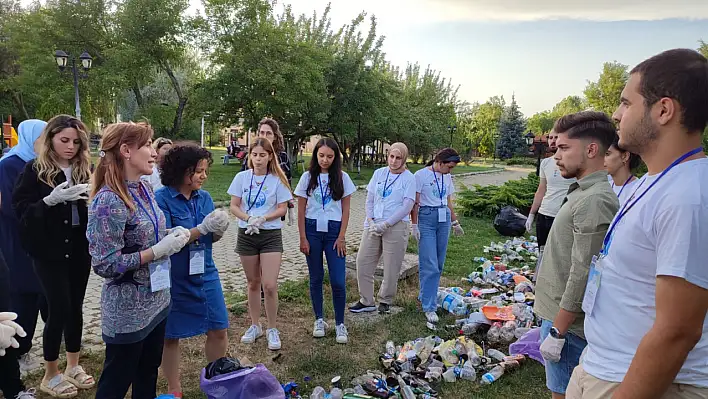 Çöpler heykel yapımında kullanılacak