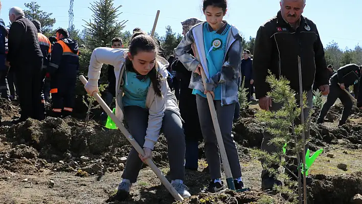 'Deprem Şehitleri Hatıra Ormanı' oluşturuldu