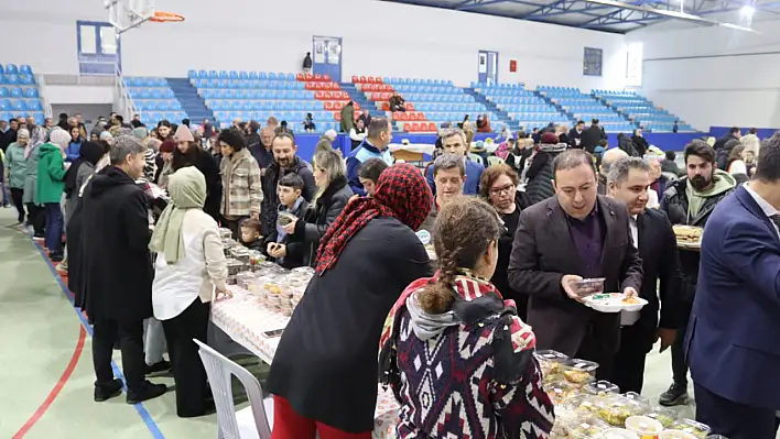 Depremzedeler yararına kermes