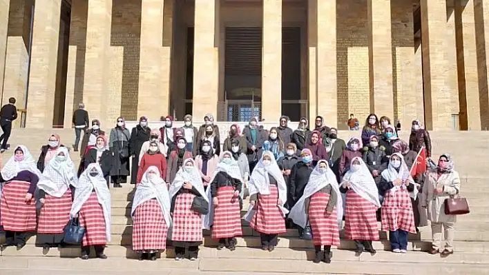 Devrekanili 65 kadın, Ankara'yı gezdi