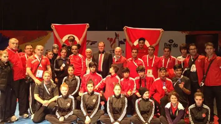 Dünya Gençler Taekwondo Şampiyonası'ndan 4 Madalya