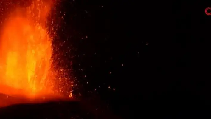 Etna Yanardağı yeniden faaliyete geçti