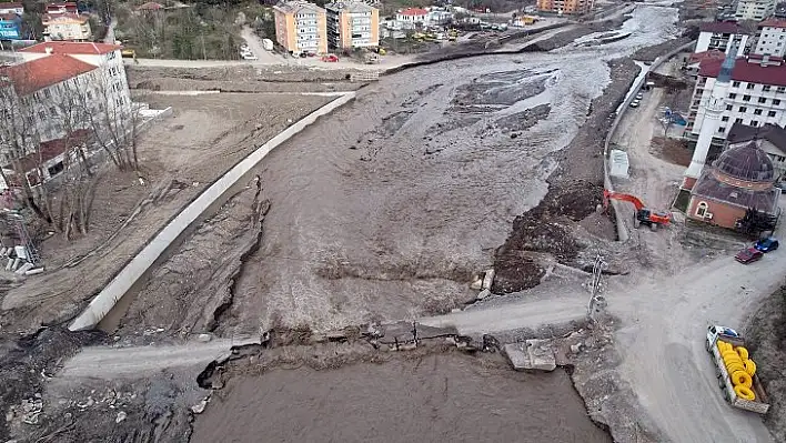 Ezine Çayı'nda bir köprü daha ulaşıma kapatıldı