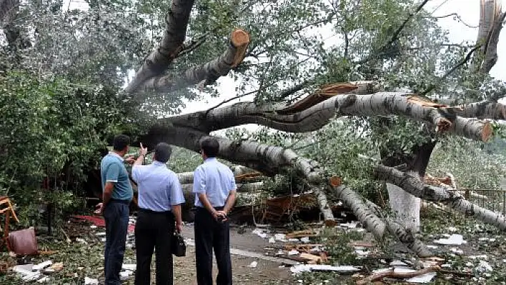 Fırtınanın şiddeti gün aydınlanınca ortaya çıktı