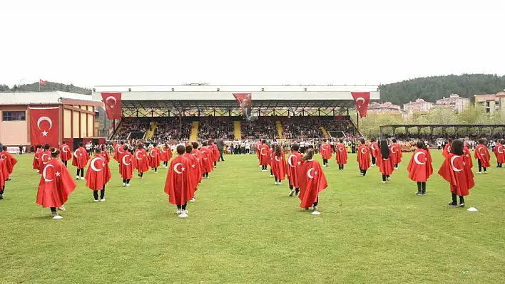 Gazi Stadı'nda 23 Nisan coşkusu