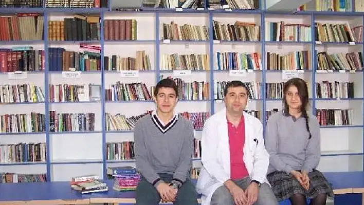 Göl Anadolu Öğretmen Lisesine 900 Kitap Hediye Edildi 