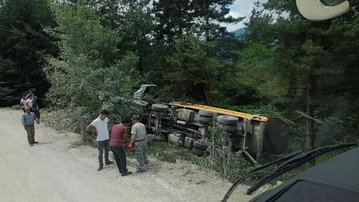 Hafriyat kamyonu kazası: 1 yaralı