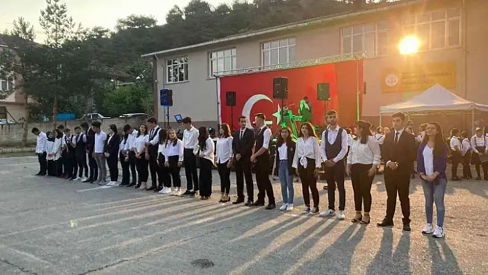 Hanönü'de mezuniyet coşkusu