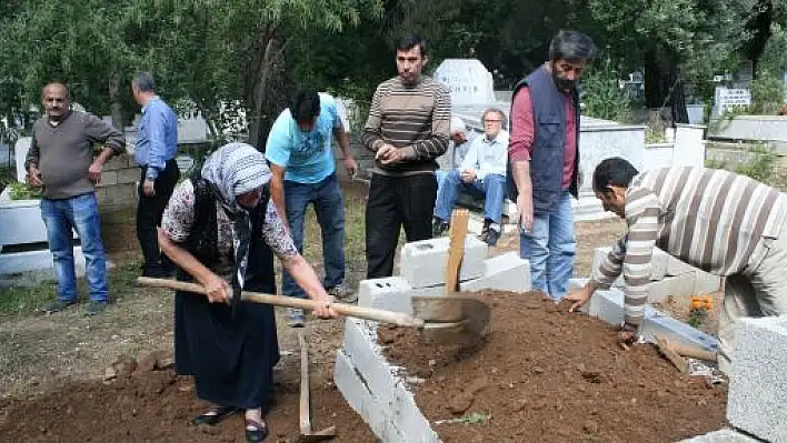 Hıristiyan öldü müslüman gibi gömüldü