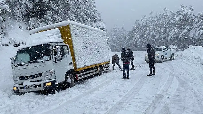 İlçelerimizde kar yağışı etkili oluyor