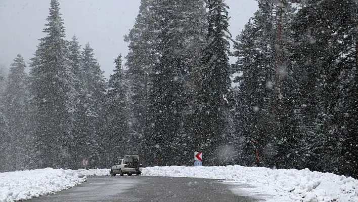 Ilgaz'da kar etkili oluyor