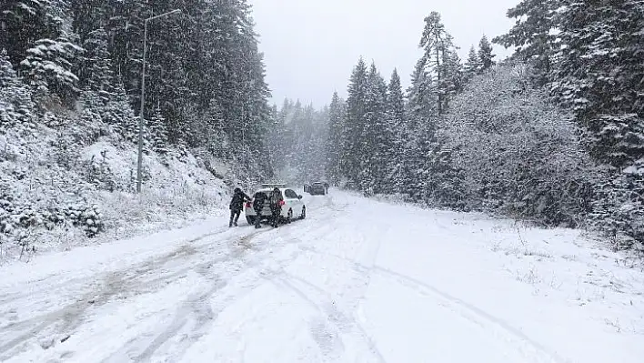 Ilgaz Dağı'nda beklenen kar yağışı başladı