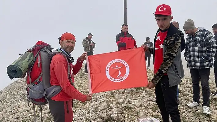 Ilgaz Dağı'nın zirvesine tırmandılar