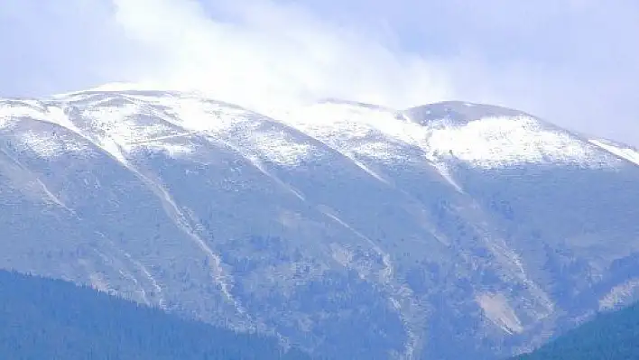 Ilgaz Dağı'na Yılın İlk Karı Düştü