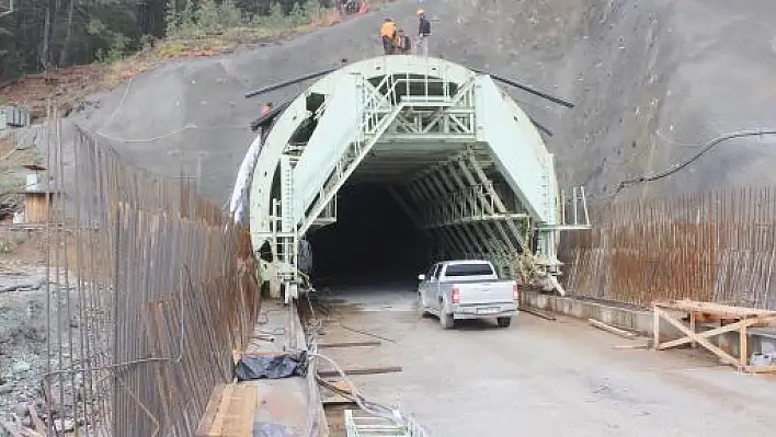 Ilgaz Tünelinde Çalışmalar Sürüyor