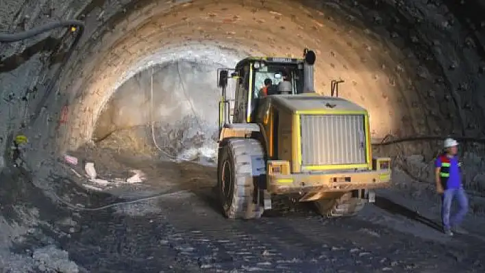 Ilgaz Tünelinin Yüzde 40'ı Tamamlandı