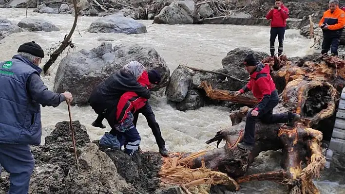 İnebolu'da ekipler hasta kadın için seferber oldu