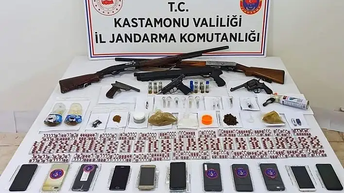 İnebolu'daki operasyonlarda 40 kişi yakalandı