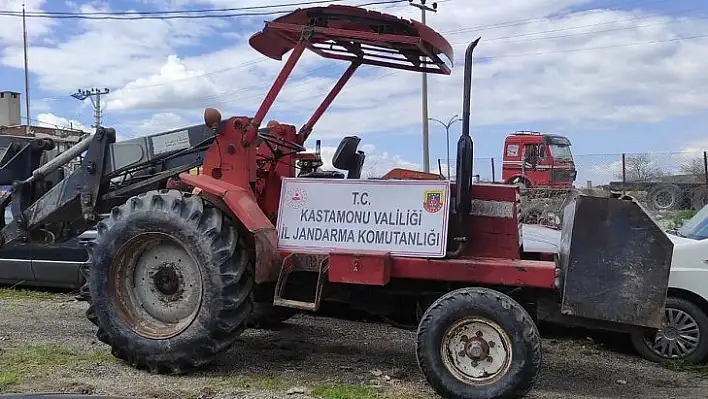 İş makinesini çaldığı iddia edilen 3 zanlı yakalandı