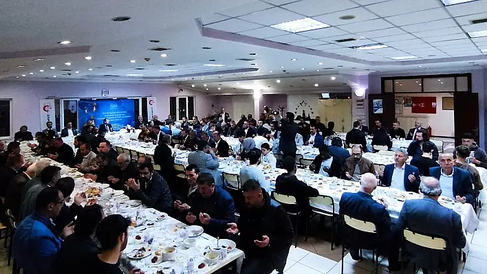 İYC'den geleneksel iftar programı