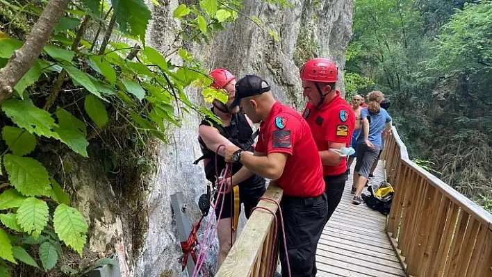 İzinsiz girdikleri kanyonda mahsur kalan 6 kişi kurtarıldı