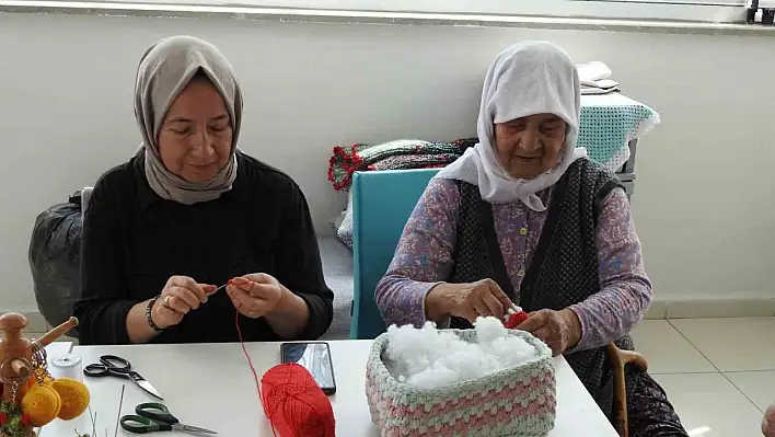 Kan bağışına dikkat çekmek için ördüler