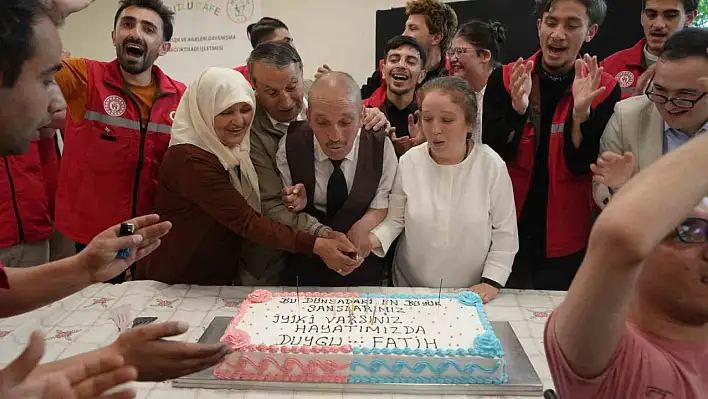 Kanseri yenen özel bireye doğum günü sürprizi